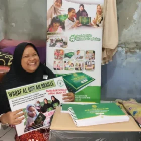 Semangat Ibu Koryati dan Al-Qur’an Braille