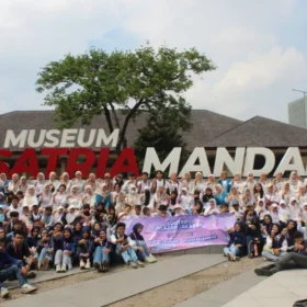 Yayasan Desa Hijau Hadirkan Wisata Edukasi dan Santunan Yatim Dhuafa