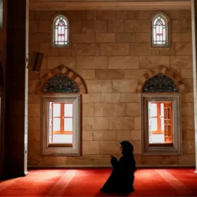 Apa Saja Adab Saat Mendengarkan Adzan? Berikut Jawabannya