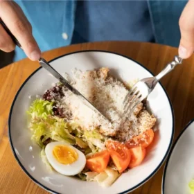 Kenapa Perut Cepat Terasa Kenyang Saat Berbuka Puasa? Yuk, Simak Rahasianya!