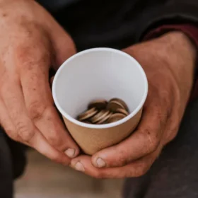 Kewajiban Zakat Fitrah: Bagi yang Mampu atau Semua Orang?