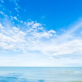 Mengapa Langit Terlihat Berwarna Biru Menurut Sains? Berikut Penjelasannya!